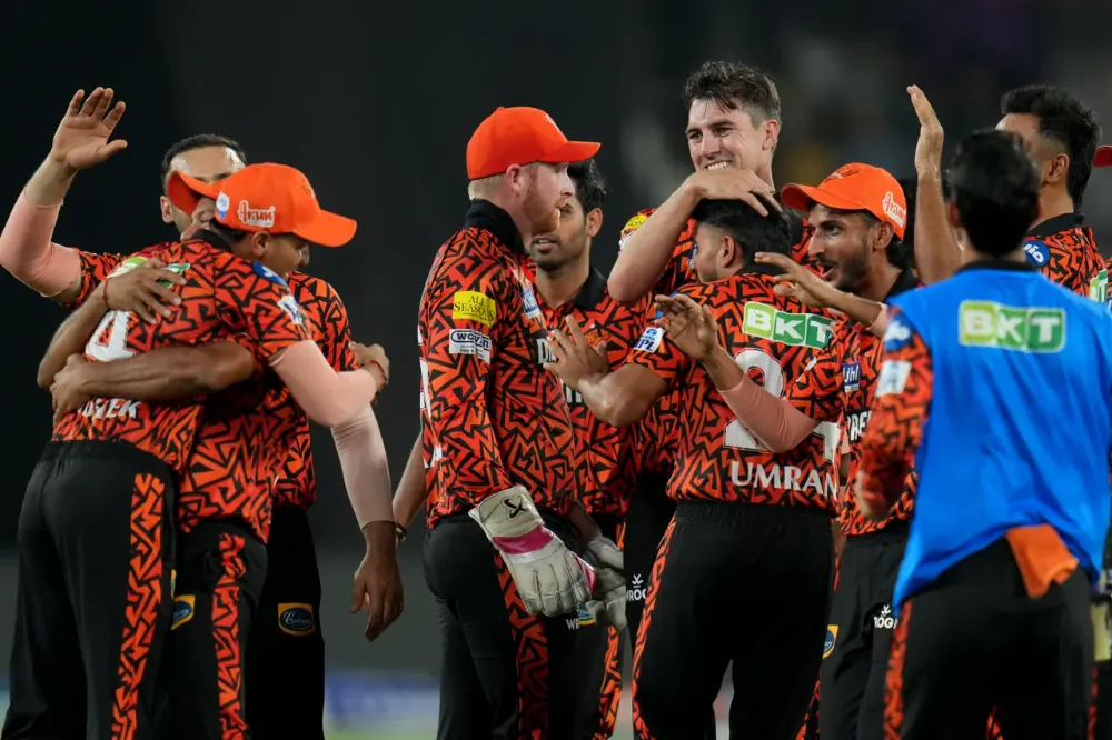 IPL 2024 | Twitter reacts to Sunrisers outclassing Mumbai Indians in record breaking contest