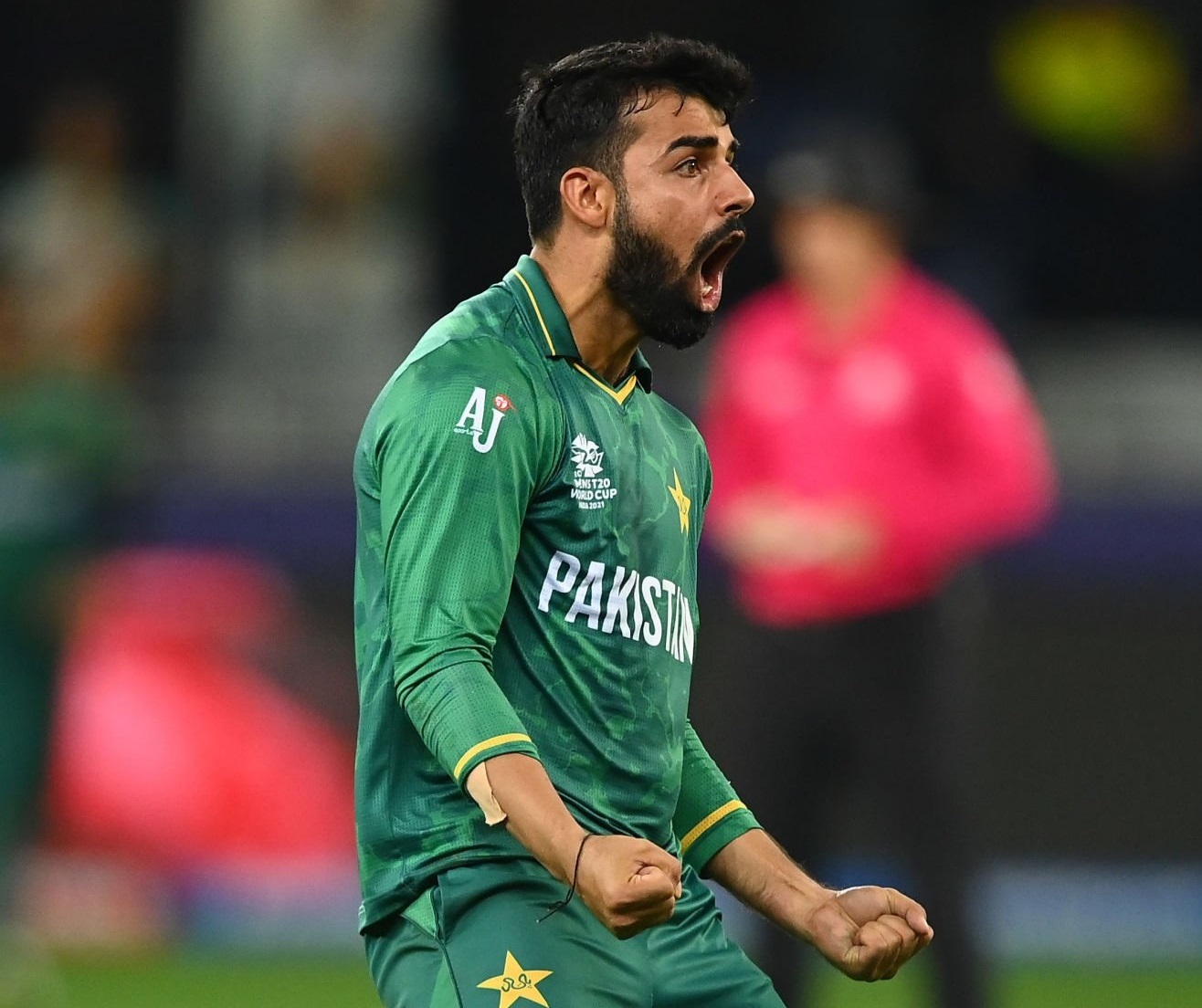 PAK vs WI | Internet reacts to Shadab Khan's heart-warming gesture towards fan