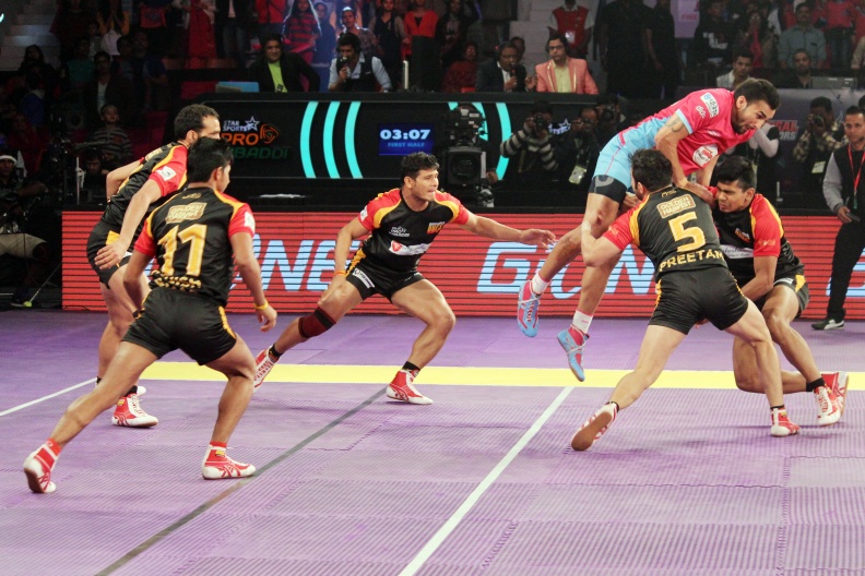 Pro Kabaddi: Jasvir Singh shines as Jaipur Pink Panthers beat Bengaluru Bulls