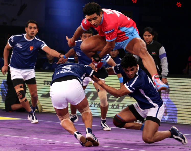 PKL 2017 | Dabang Delhi edge past Jaipur Pink Panthers 30-25 in a thriller