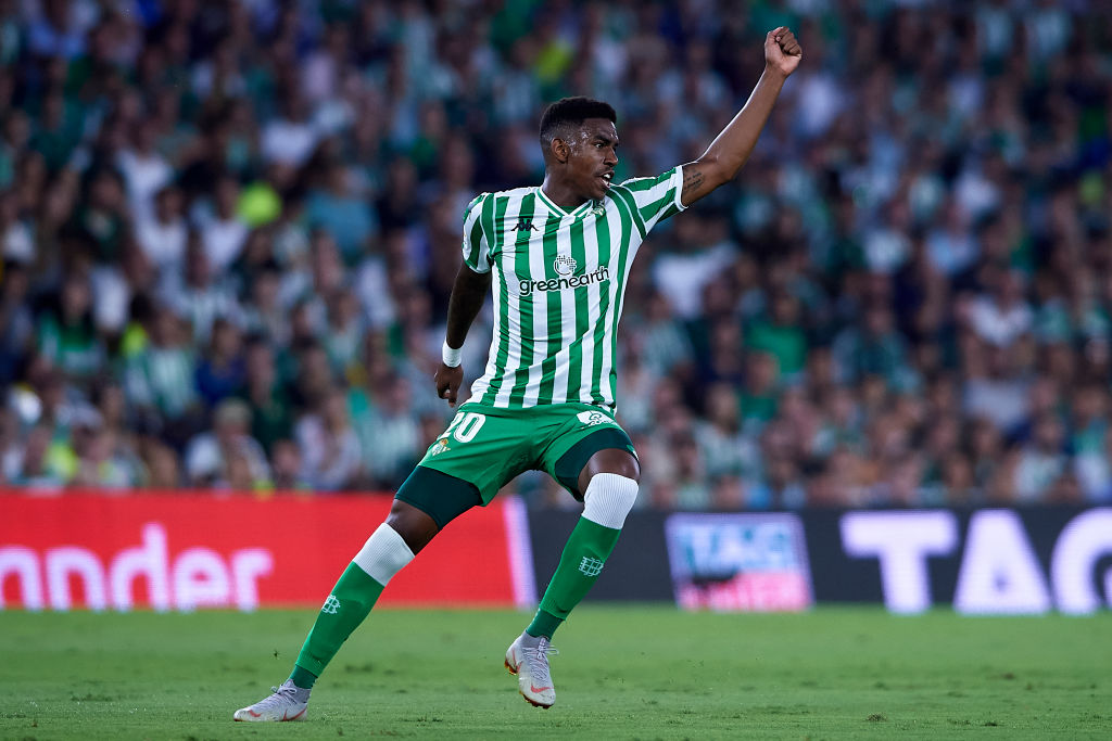 Report | Barcelona sign Real Betis star Junior Firpo for €25 million