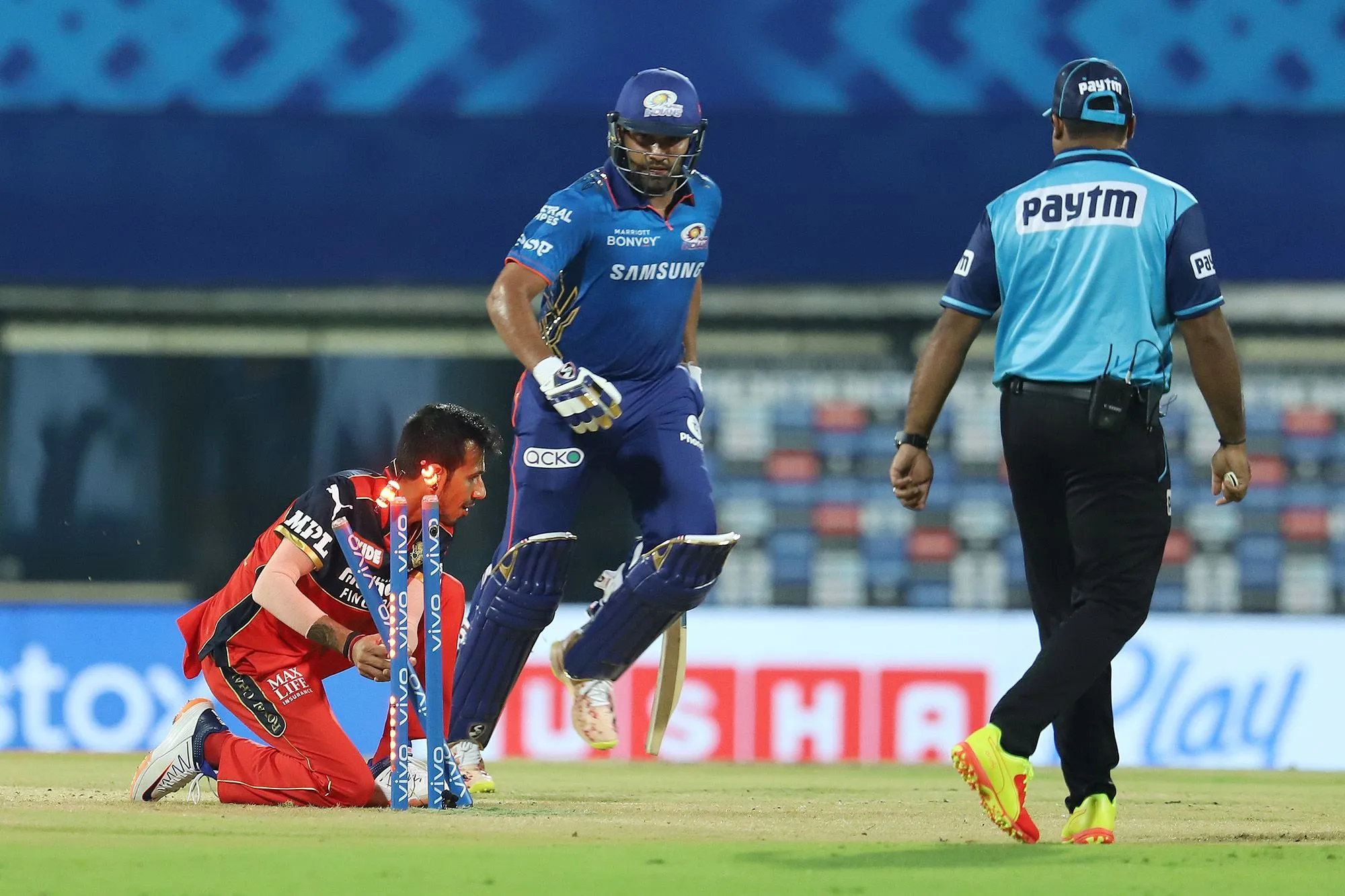 Twitter reacts to Kohli-Rohit ‘rift’ intensifying as RCB skipper rushes to run Hitman out