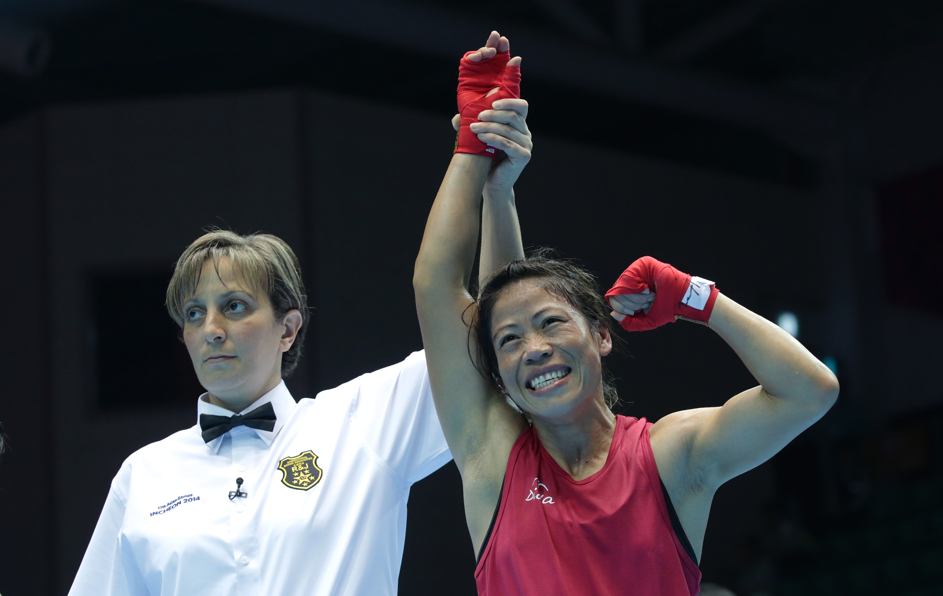 AIBA Women’s Boxing World Championships | Sarita Devi gets knocked out while Mary Kom advances to quarters