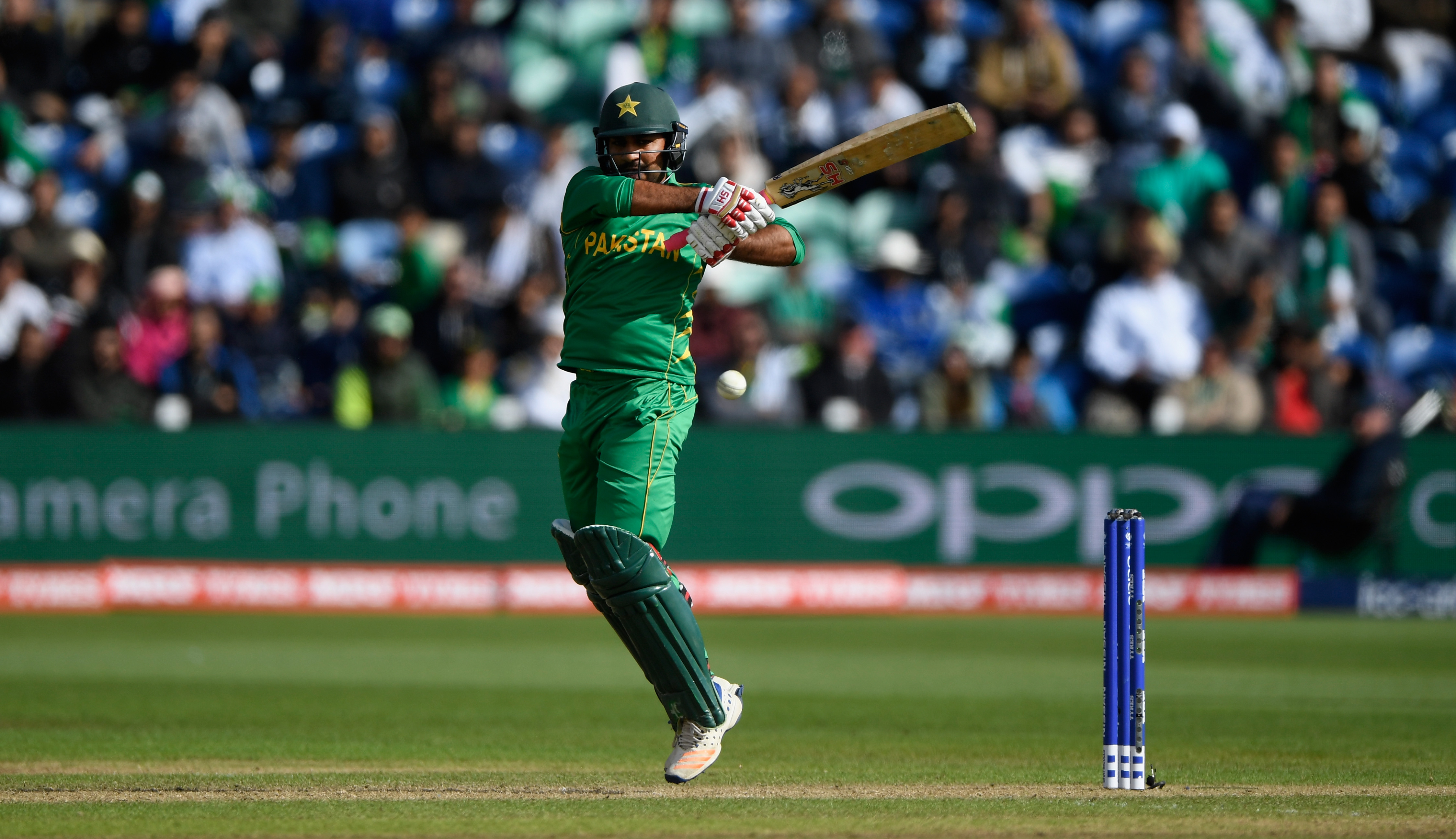 VIDEO | Sarfraz Ahmed devastated as Yasir Shah loses his shoe to invent new run-out