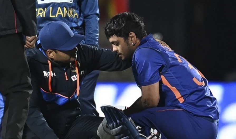 Reports | Ishan Kishan admitted to hospital after being hit on helmet from Sri Lanka's Lahiru Kumara in IND vs SL 2nd T20I