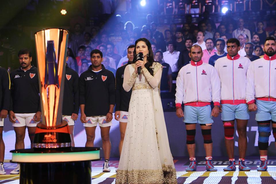 Case filed against Sunny Leone for “singing national anthem incorrectly” at Pro Kabaddi event