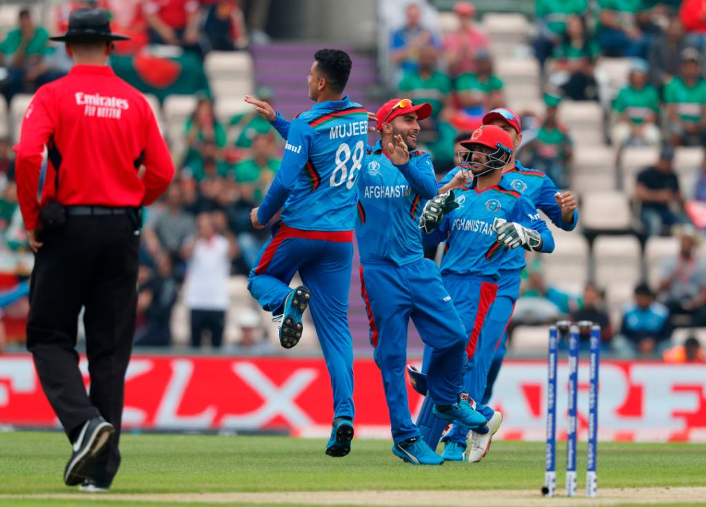 BAN VS AFG | Twitter reacts to Rahmat Shah's superhuman catch leaves Miraz and spectators breathless