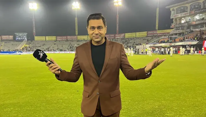 Akash Chopra during a pre-match interaction session.