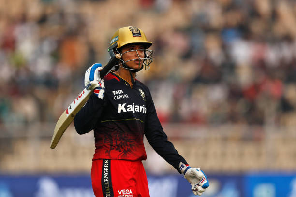 WPL, DC vs RCB | Twitter criticizes 'miserable' Mandhana for falling into Shikha Pandey’s trap