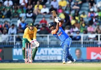 IND vs SA | Twitter and Sanju feel for lady in the crowd thudded by a jaw-breaking six