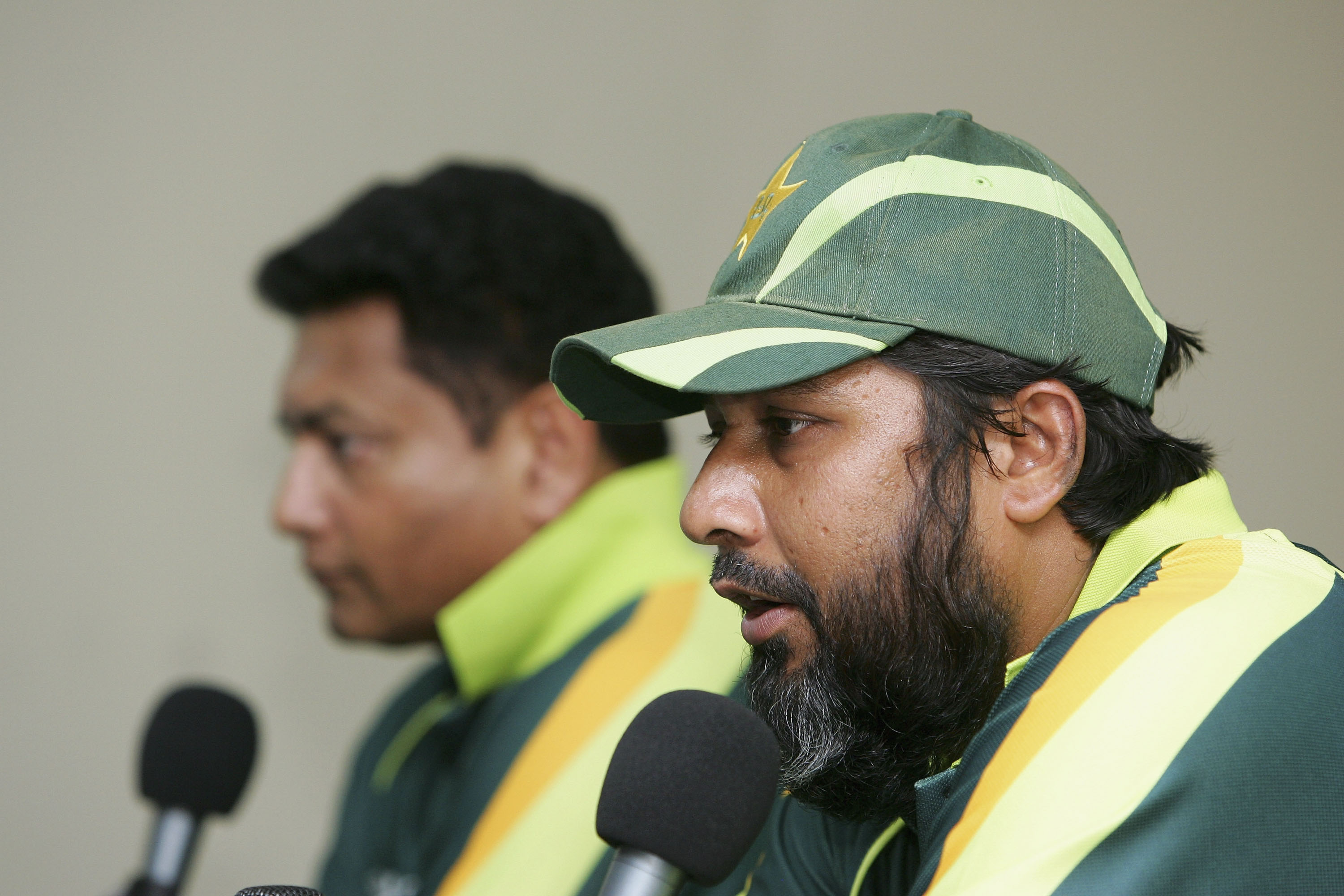 Inzamam slams Cook for his 'campaign' against Amir