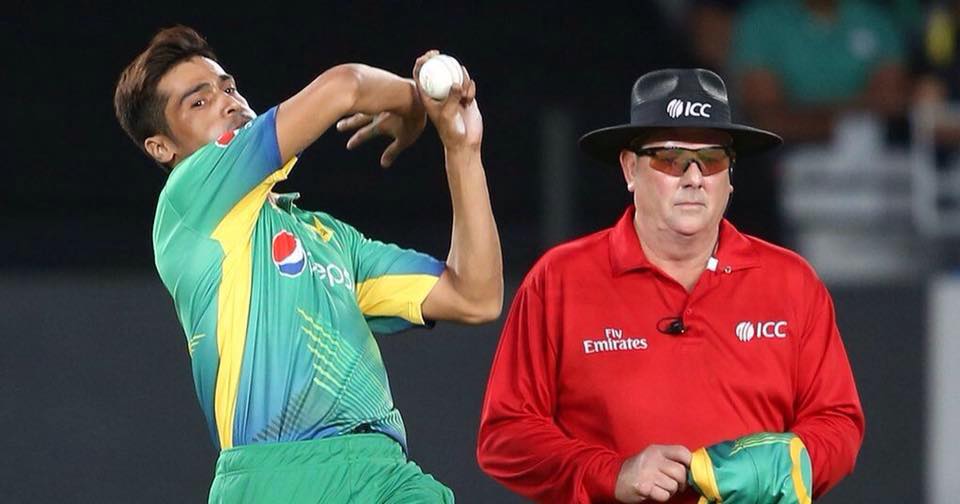 Watch: Mohammed Amir stuns Warner-Smith, Pak continue ridiculous reviewing in 1st ODI