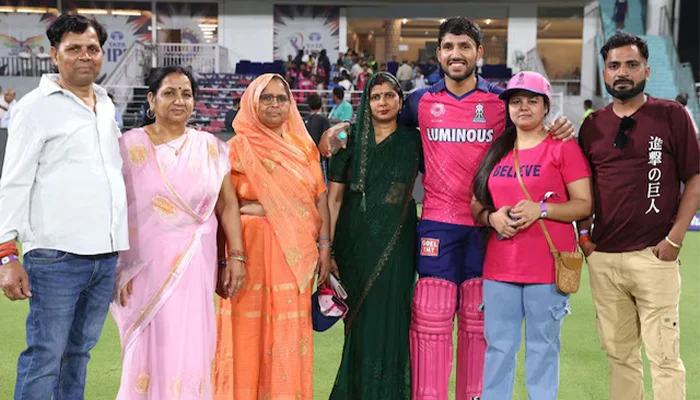 Dhruv Jurel with his entire family in the practice session of Rajasthan Royals before the match.