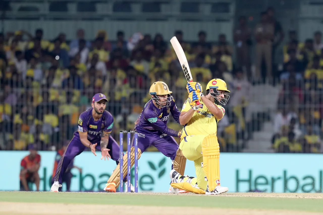 IPL 2023, CSK vs KKR | Twitter reacts as KKR cheerleaders' lucky escape saves them from Dube’s sumptuous six