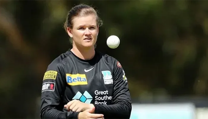 Jess Jonassen playing in the Women’s Big Bash League.