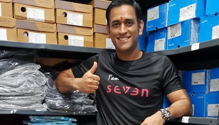 MS Dhoni promoting Seven stores on his Instagram.