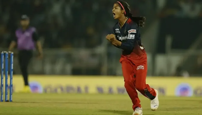 Shreyanka Patil playing for RCB Women in the WPL.