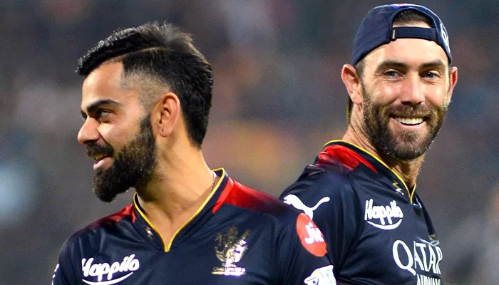 Virat Kohli and Glenn Maxwell playing for RCB in the IPL 2022 edition.