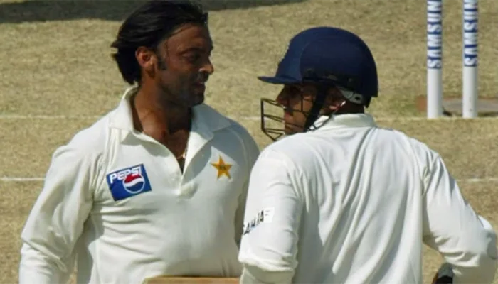 Virender Sehwag and Shoaib Akhtar during an India-Pakistan test match.